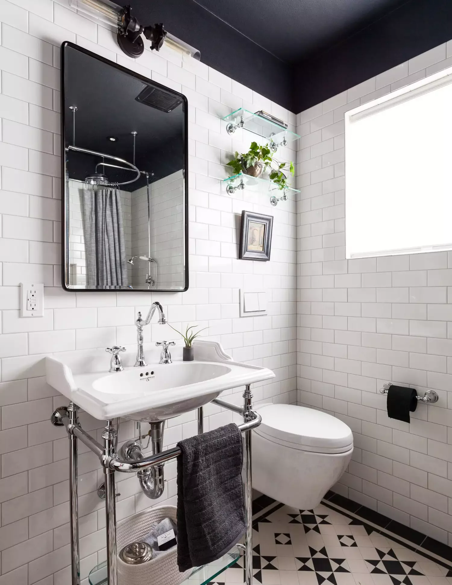 30 Bathroom Wall Decor Ideas That Refresh Your Space This Year Mount Glass Shelves