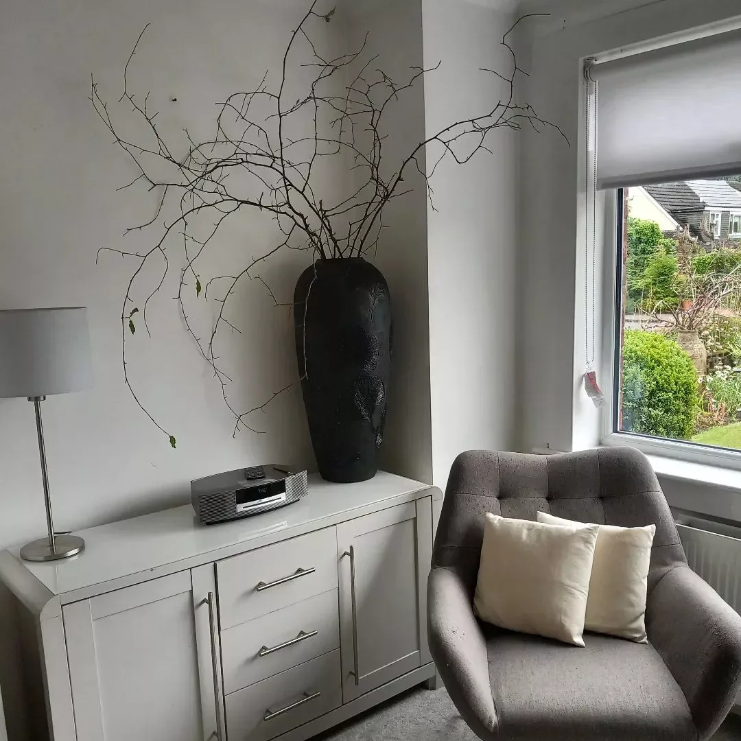 29 Stunning Large Floor Vase Ideas to Transform Your Home Decor 22 Move Your Vase
