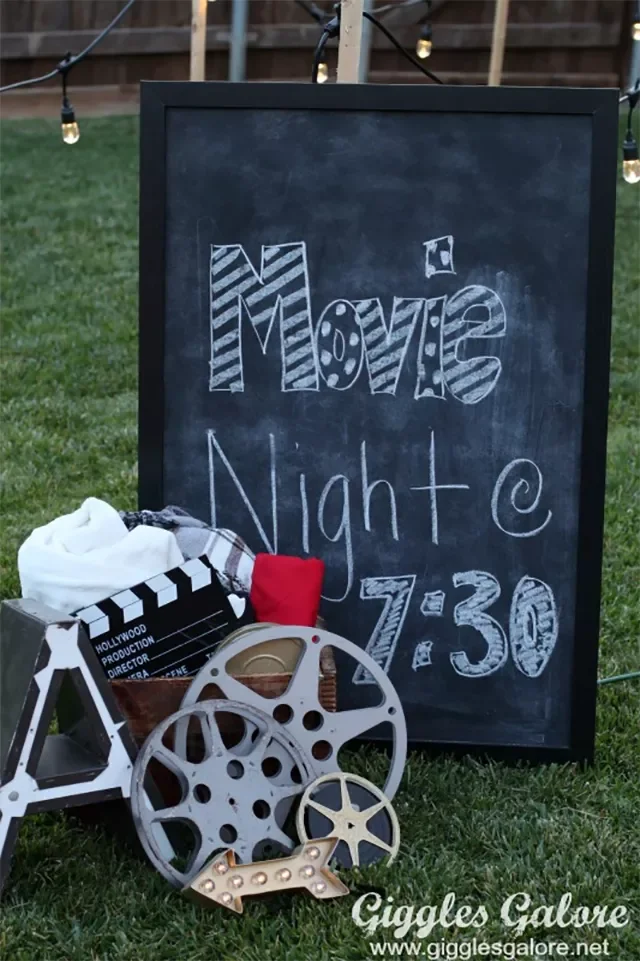 14 Charming Ideas for Creating the Perfect Backyard Movie Experience 11 Movie Night Decorations