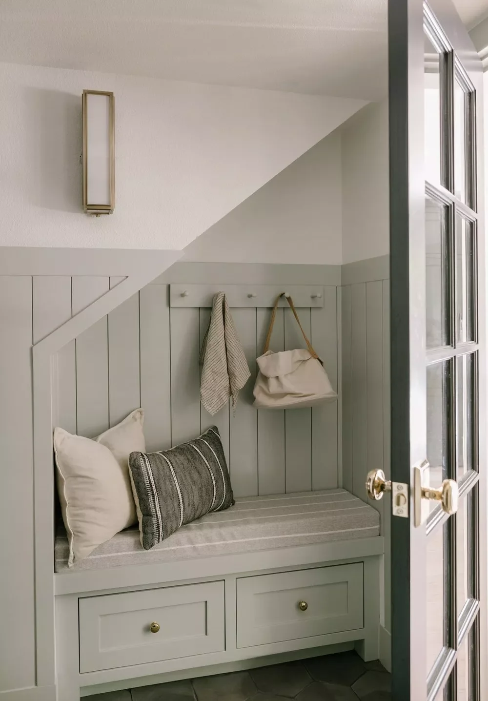 36 Beautiful Wainscoting Ideas to Transform Your Home's Style 13 Mudroom Wainscoting