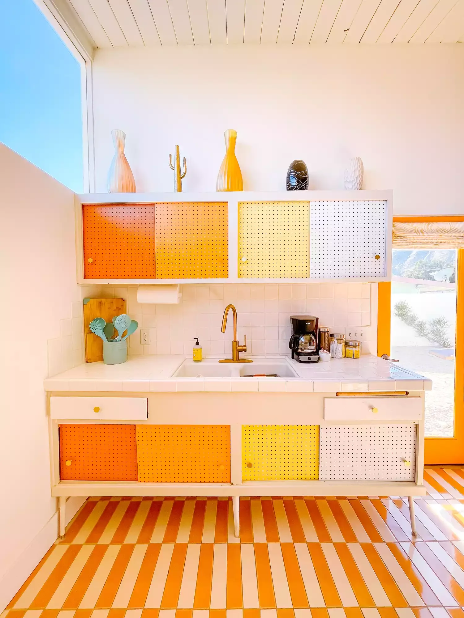 37 White Backsplash Ideas That Transform Any Kitchen Style Multi-Colored Cabinets