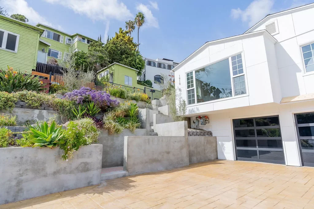 42 Stunning Retaining Wall Ideas to Transform Your Landscape Multi-Level Retaining Wall