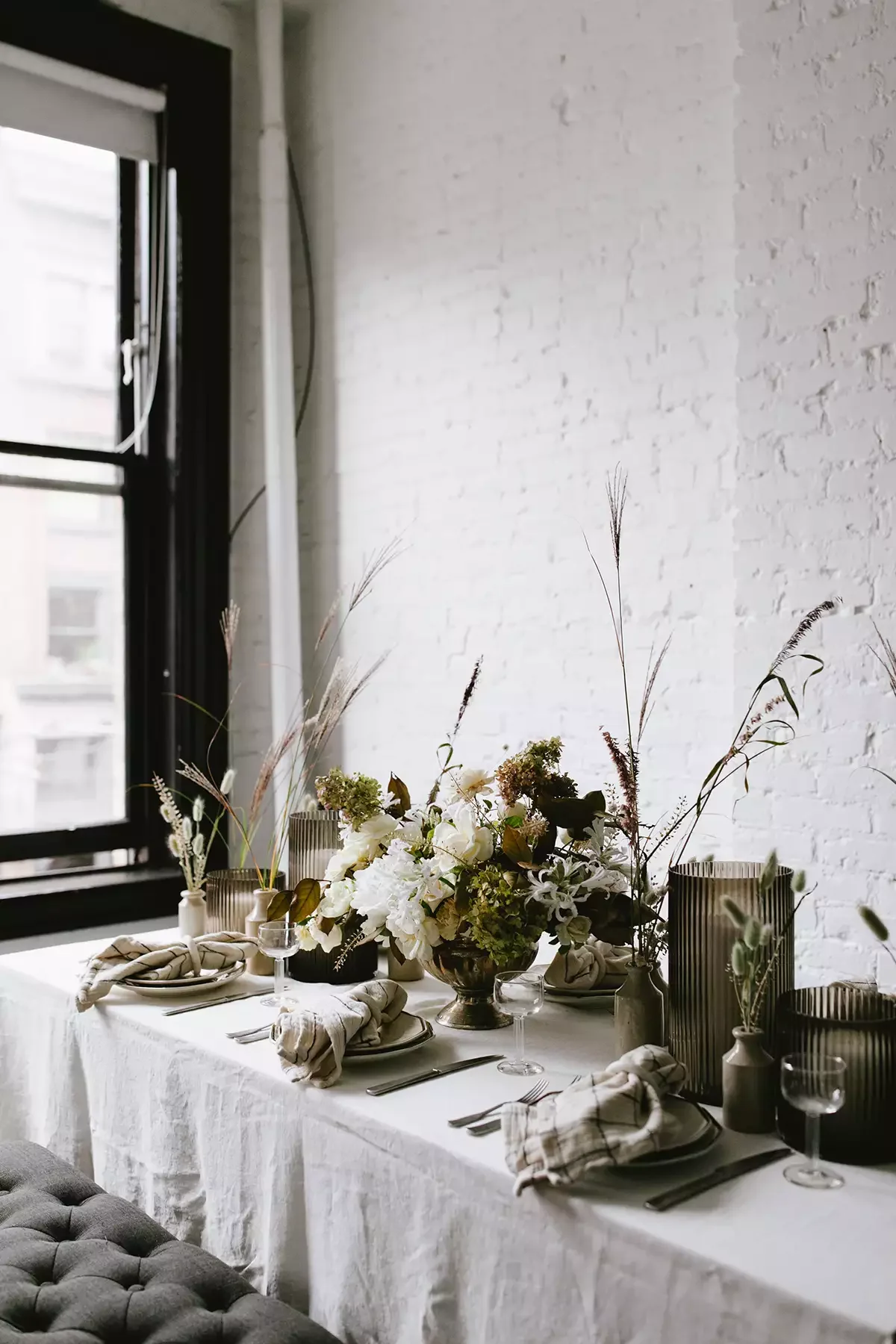 55 Stunning Thanksgiving Décor Ideas to Transform Your Home with Style 12 Muted Color Palette