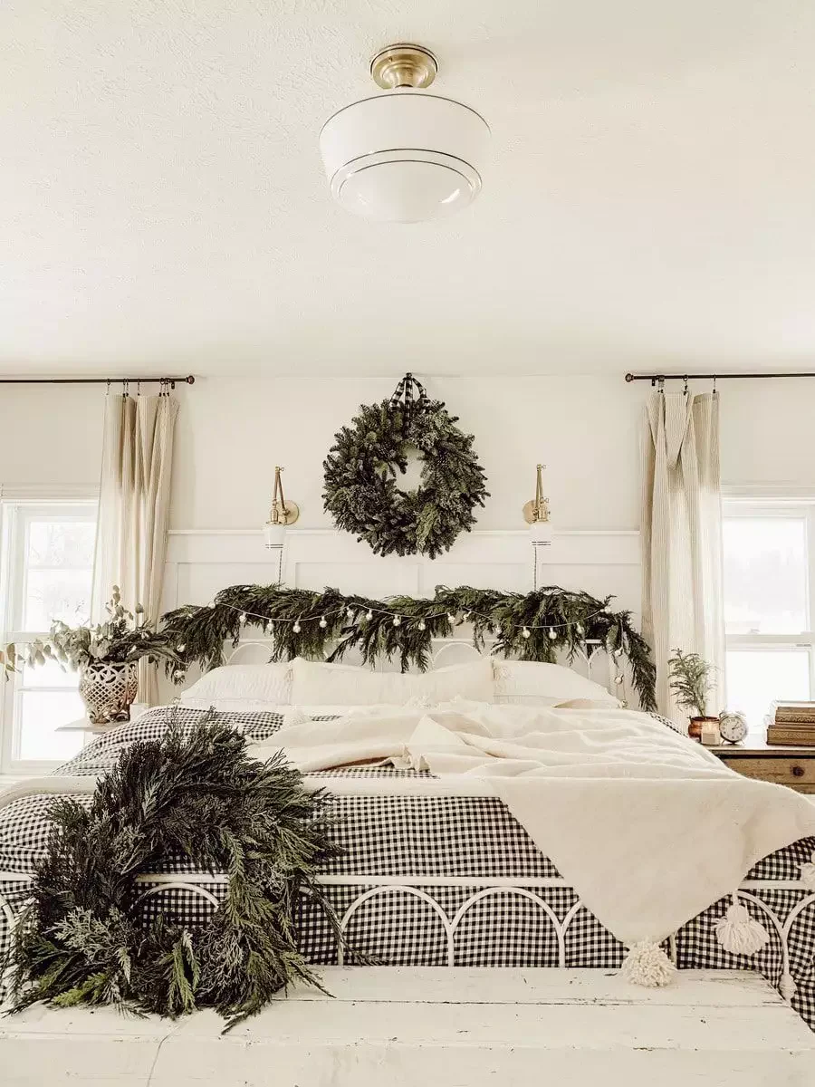 61 Stunning DIY Christmas Garland Ideas to Transform Your Holiday Decor 29 Natural Garland