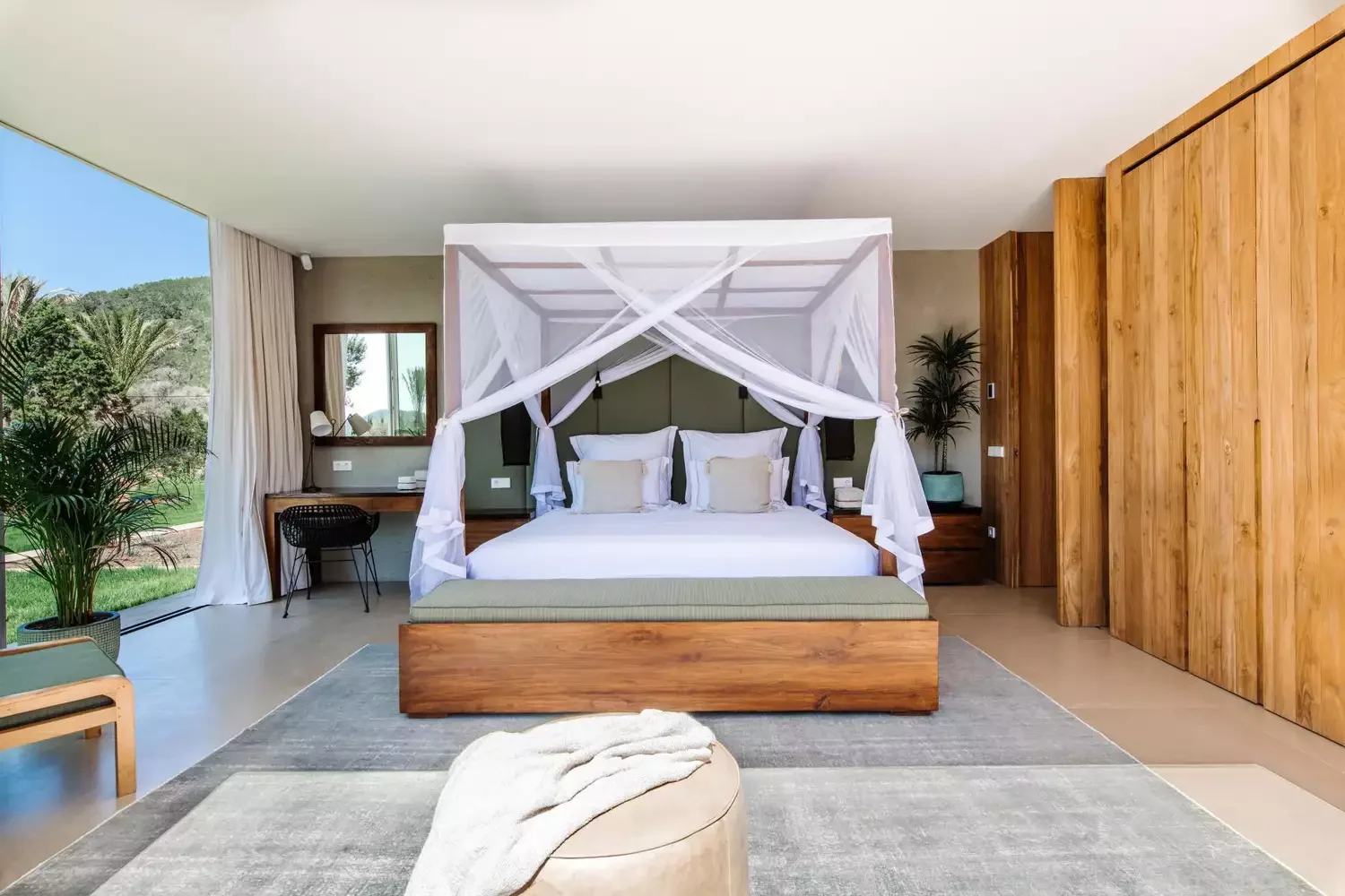 37 Stunning Canopy Bed Ideas to Transform Your Bedroom 26 Natural Wood Canopy