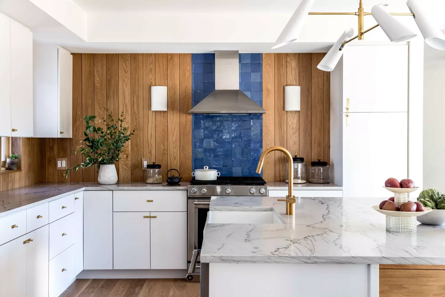 30 White Kitchen Cabinet Ideas That Will Always Be in Style Natural Wood Paneling