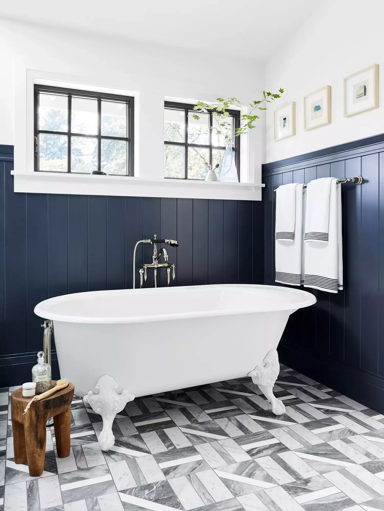 18 Navy Blue Bathroom Design Ideas That Will Transform Your Space 7 Navy Blue Wood Panneling