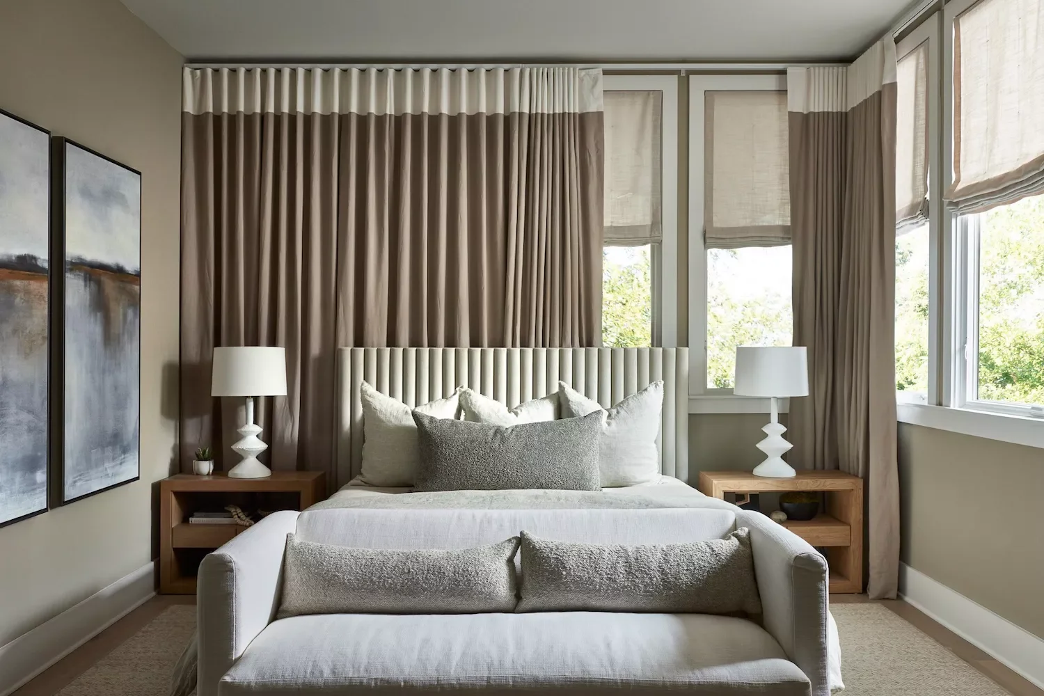29 Cozy Neutral Bedroom Ideas That'll Make You Never Want to Leave 4 Neutral Bedroom Curtains