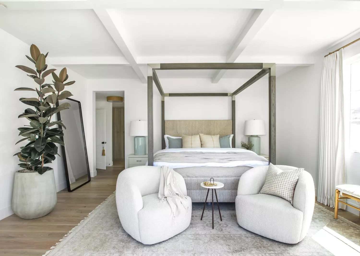 48 Coastal Bedroom Ideas That Will Transport You to Paradise 9 Neutral Coastal Bedroom