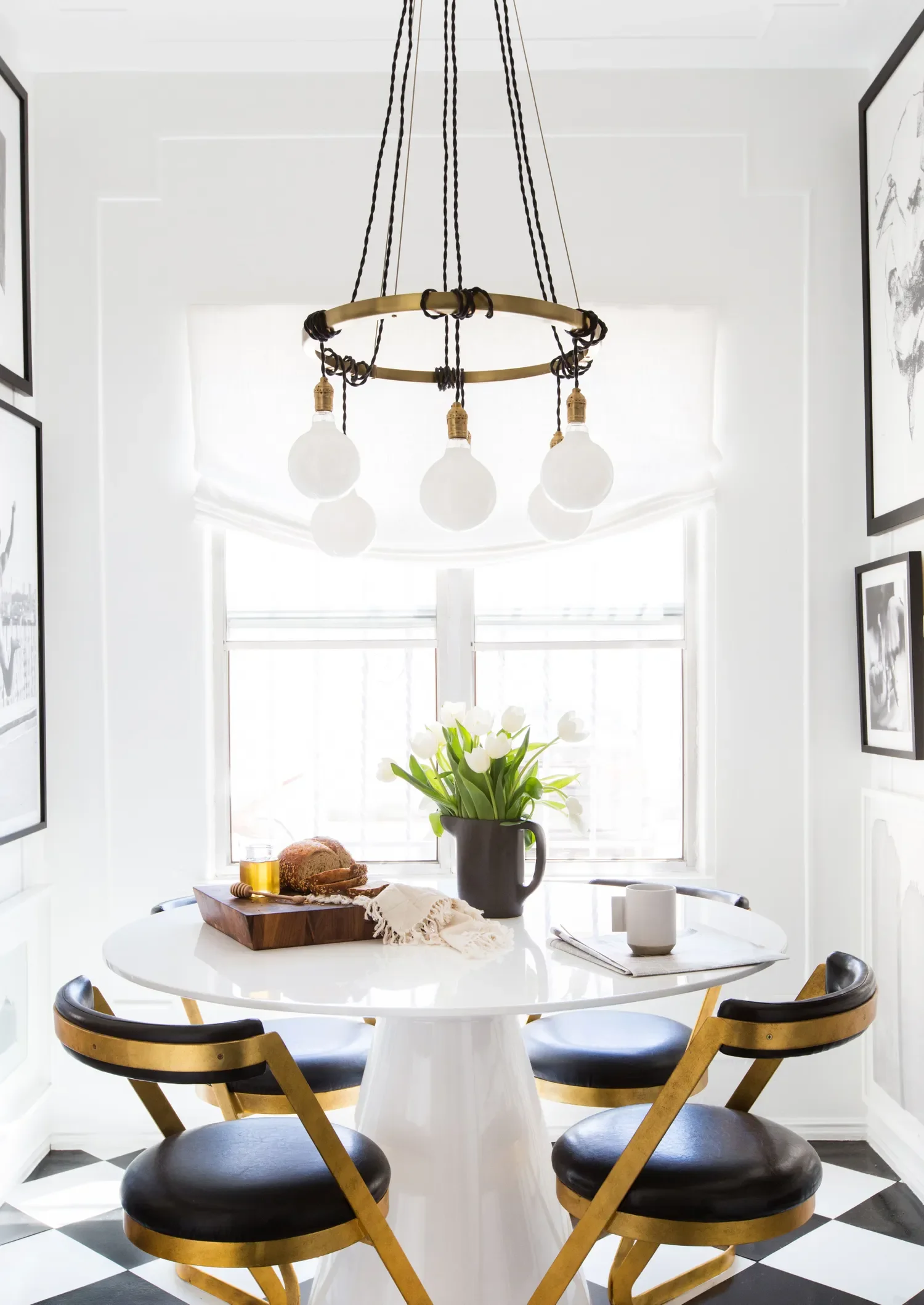 47 Fresh Spring Decorating Ideas to Welcome the New Season 37 Neutral Flowers