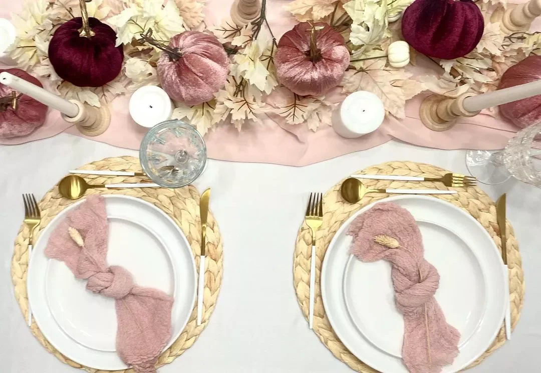 62 Stunning Thanksgiving Table Ideas That Will Wow Your Guests 23 Nontraditional Color Palette