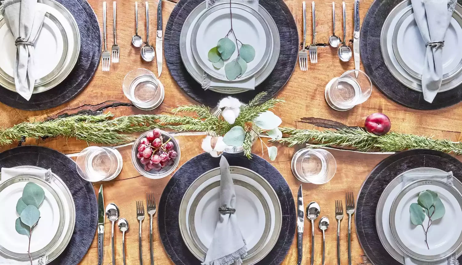 40 Stunning Christmas Table Decor Ideas That Will Make Your Holiday Gatherings Unforgettable 38 One Single Garland
