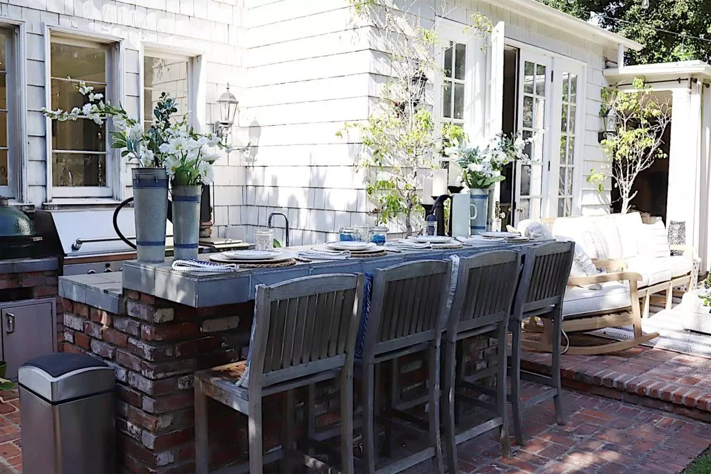 27 Creative Small Outdoor Kitchen Ideas That Transform Your Space 7 Open-Air Dining
