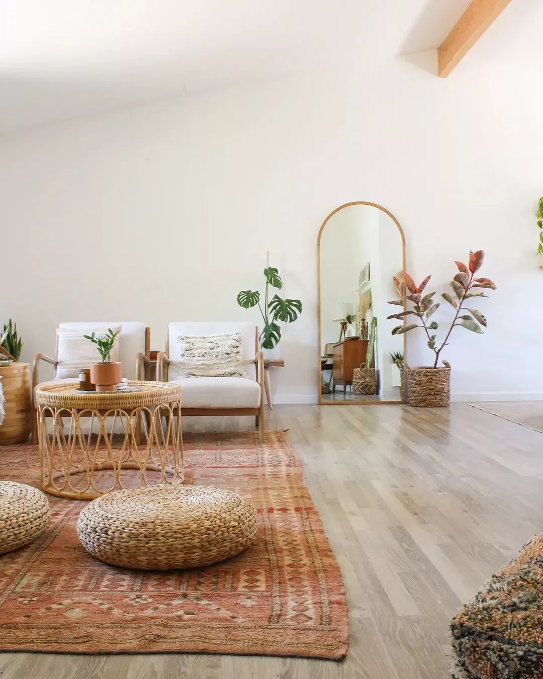 12 Beautiful Ways to Design a Cozy Minimalist Living Room 10 Opt For Natural Materials