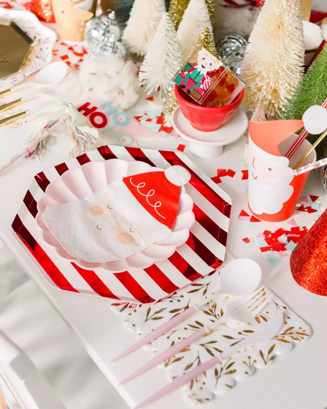 50 Festive Christmas Party Decorating Ideas Your Guests Will Absolutely Adore 16 Opt for Adorable Disposables