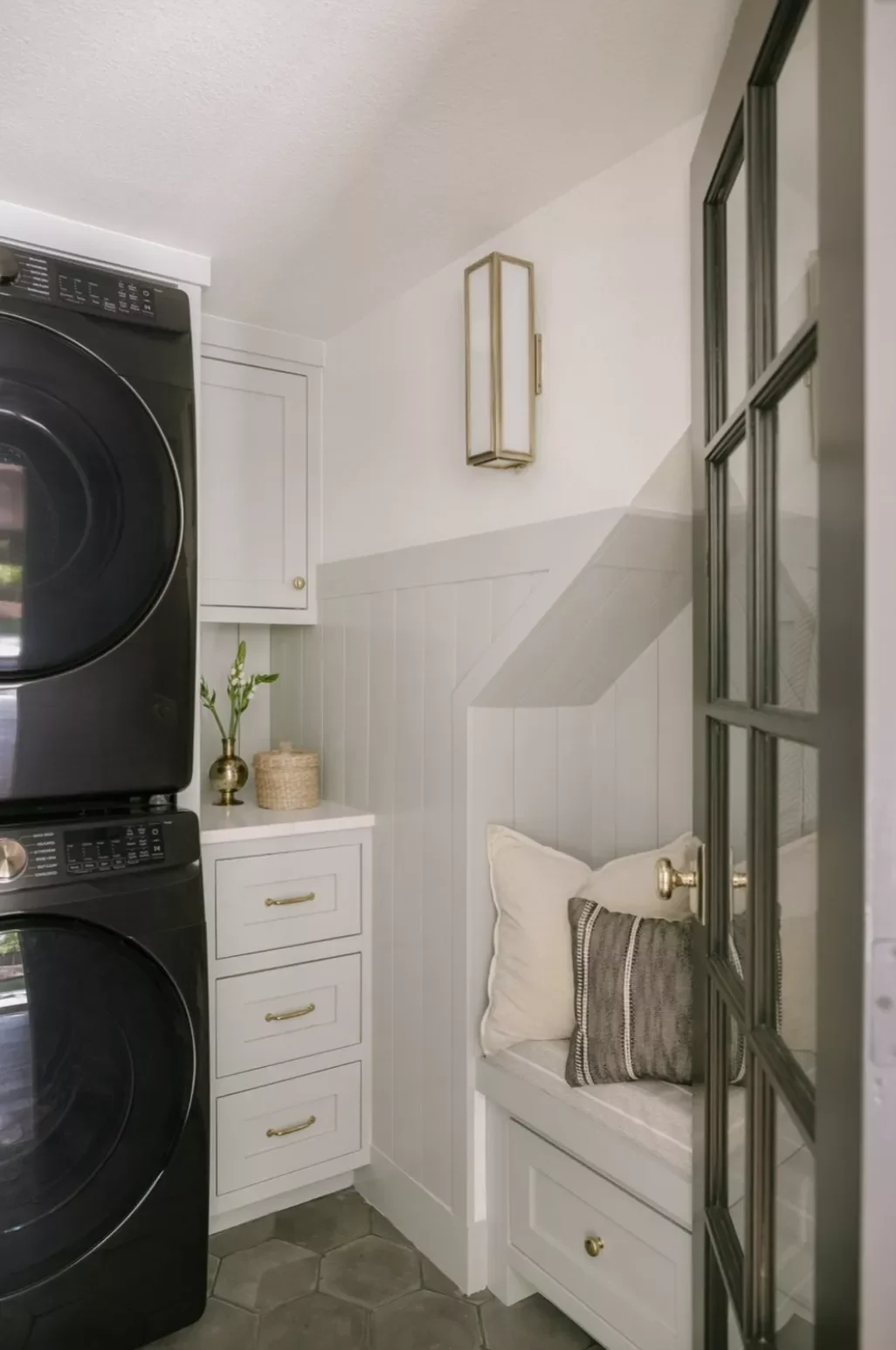 42 Brilliant Laundry Room Organization Solutions to Try This Season Opt for Drawers