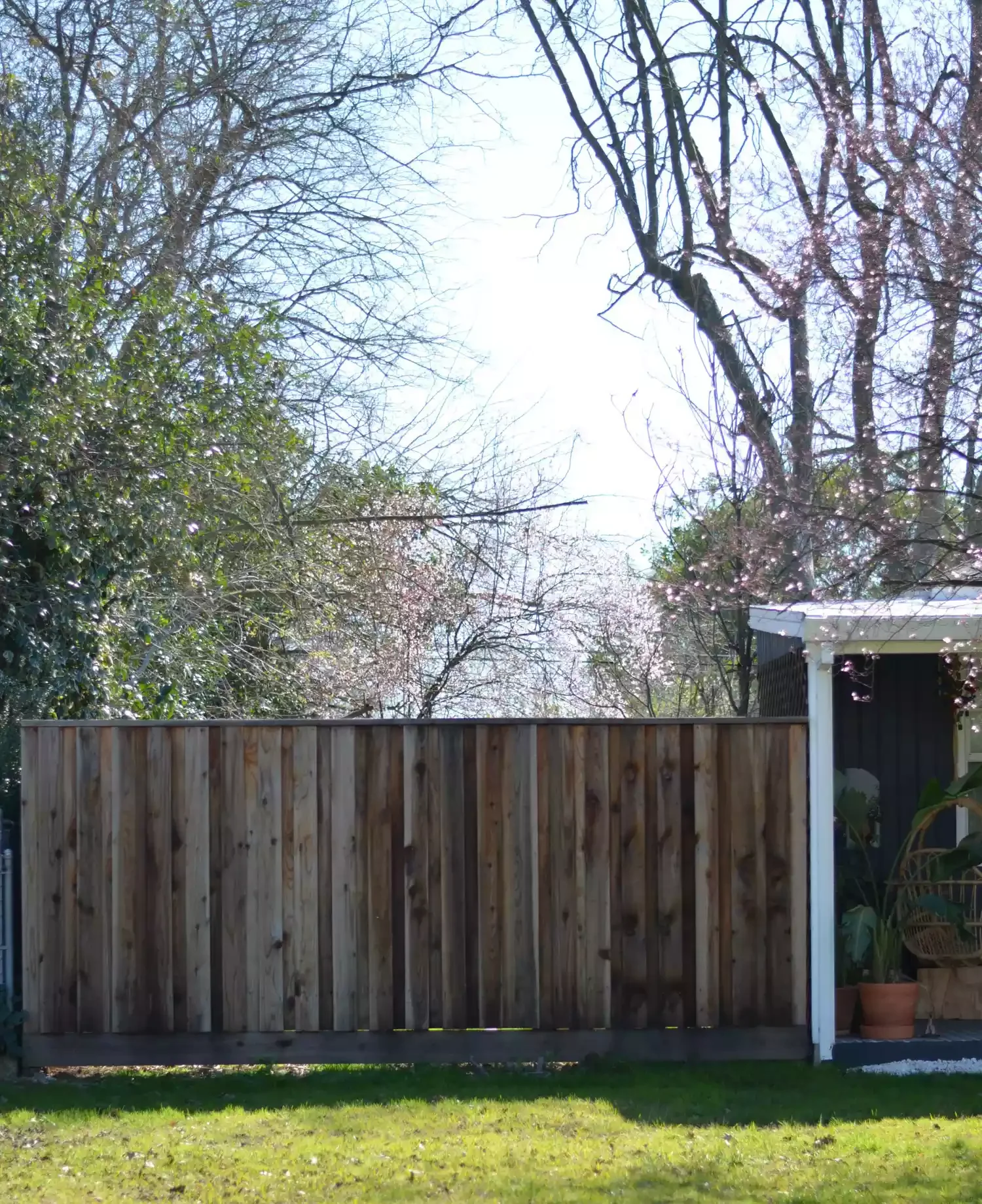 52 Stunning Wooden Fence Designs That Add Rustic Charm to Your Outdoor Space Opt for Long-Lasting Redwood