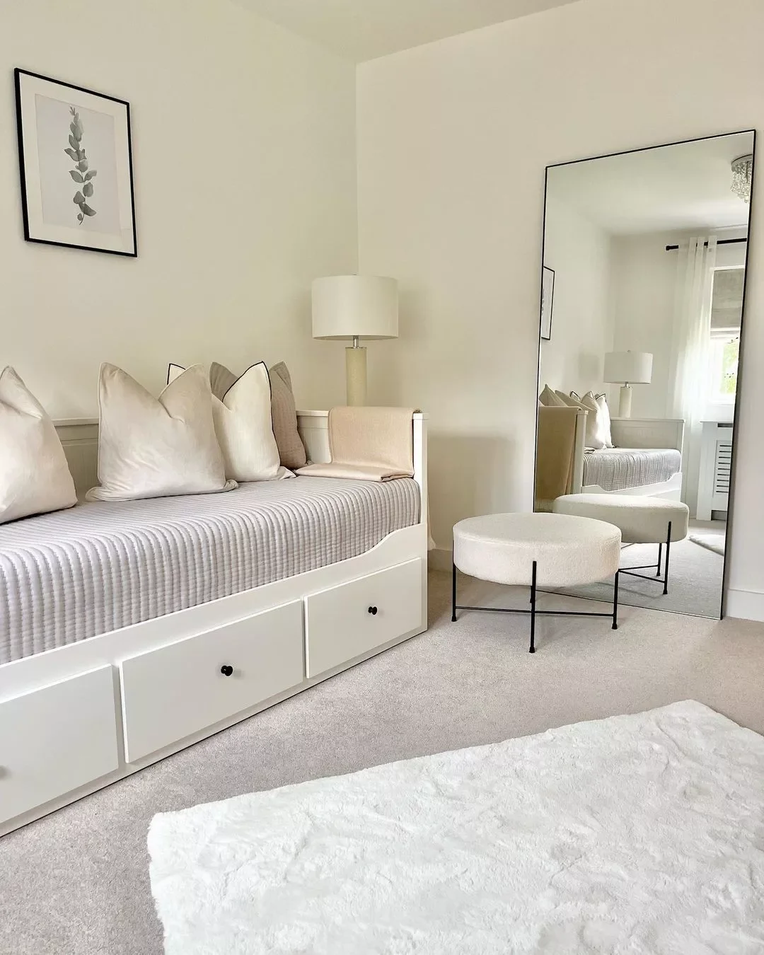 13 Creative Daybed Solutions That Make Small Spaces Feel Bigger and More Functional 4 Opt for a Daybed With Built-in Storage Drawers