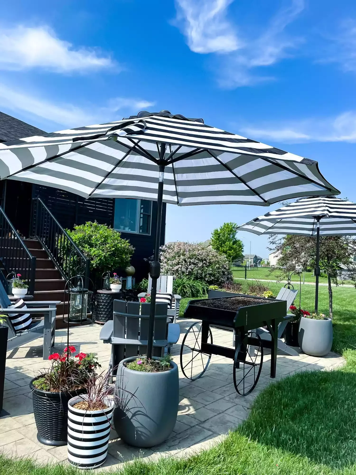 40 Budget-Friendly DIY Backyard Projects to Create Your Dream Outdoor Space Opt for a Matchy Look