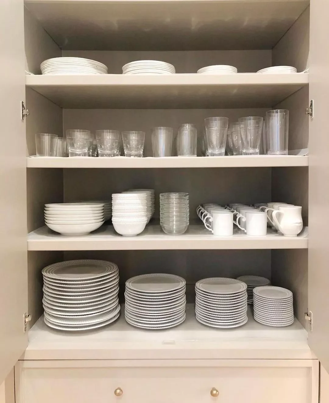28 Kitchen Cabinet Organization Ideas That Will Transform Your Space Opt for a Minimal Design