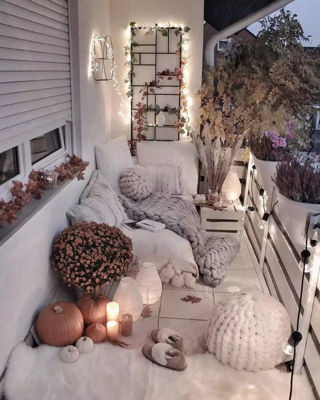 41 Beautiful Fall Outdoor Decorating Ideas to Transform Your Space This Season 28 Opt for a Monochrome Palette