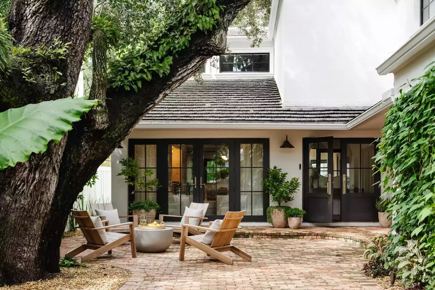 35 Stunning Brick Patio Ideas That Transform Outdoor Spaces Organic Brick Patio