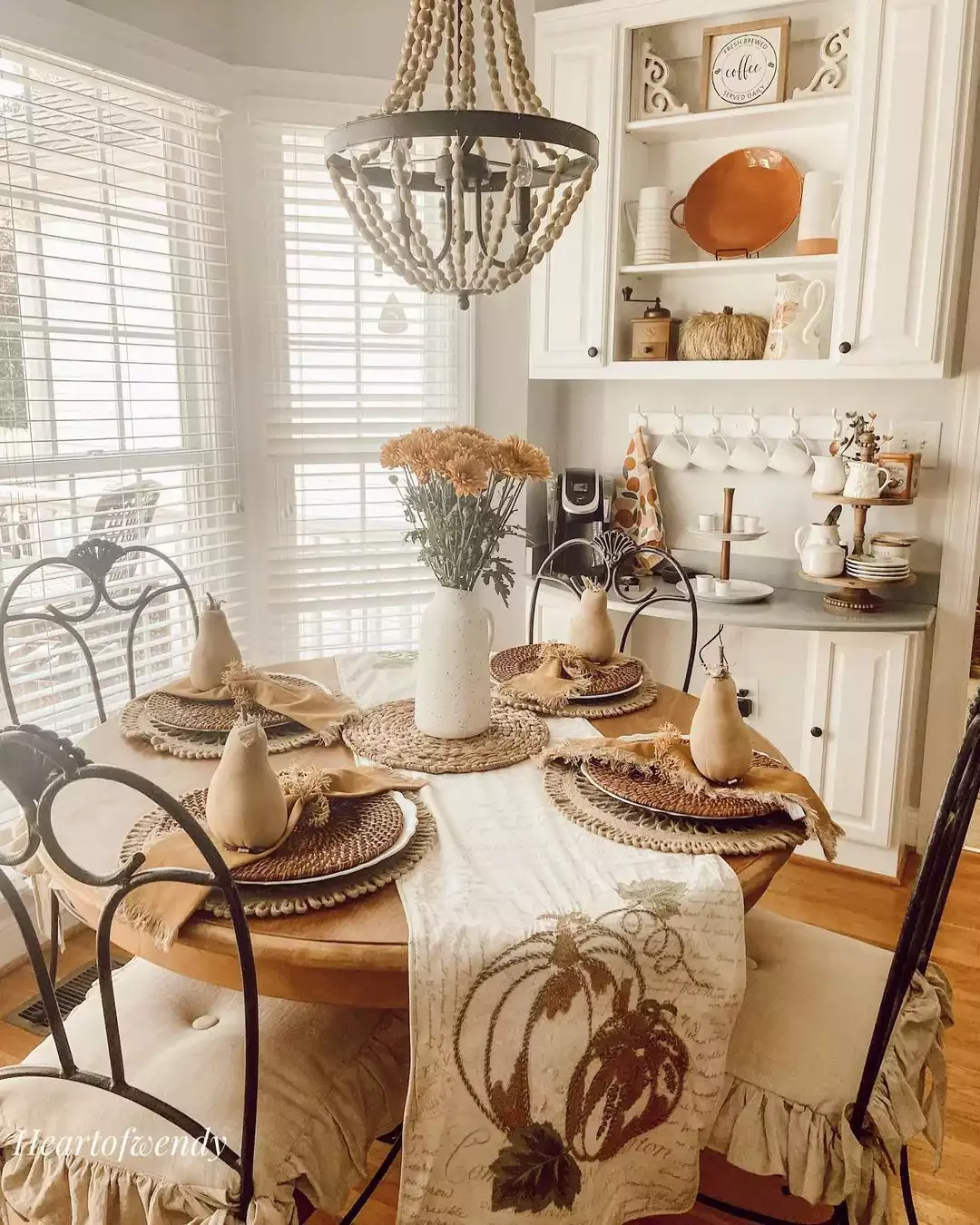 24 Subtle Fall Kitchen Decorating Ideas That Bring Perfect Autumn Warmth 9 Organic Decor