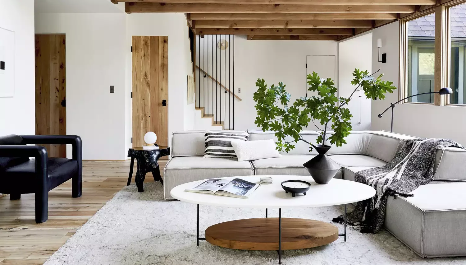 19 Stunning Ways to Make Modern Design Feel Warm and Inviting in Your Home 11 Organic Modern Style