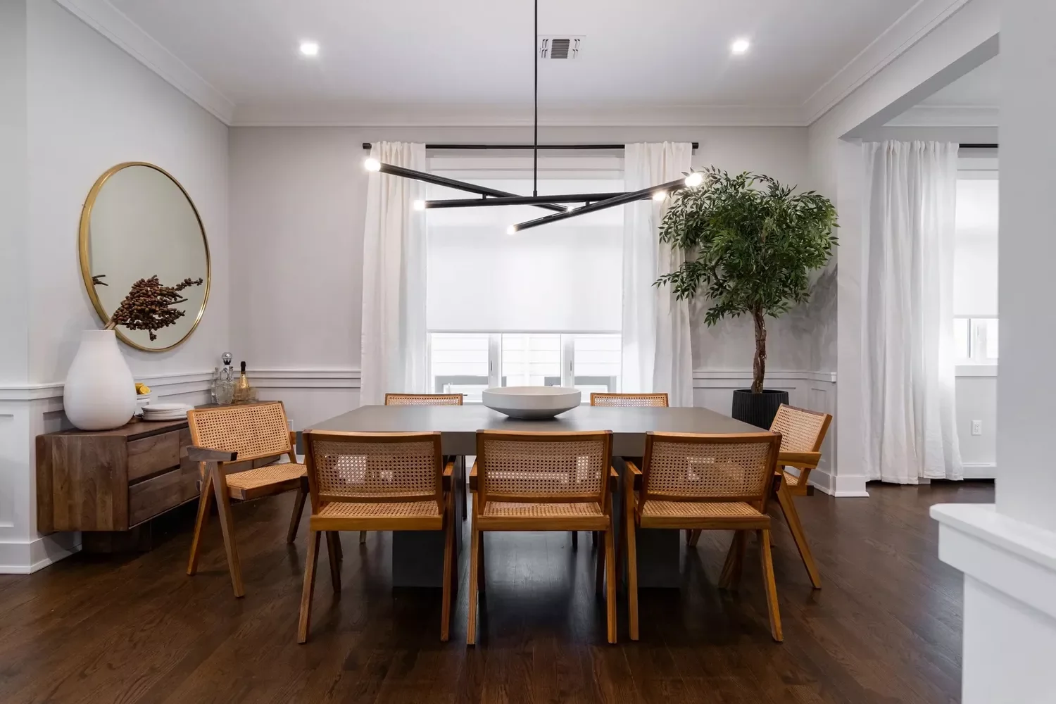 32 Stunning Dining Room Wainscoting Ideas That Will Transform Your Space Organic Wainscoting
