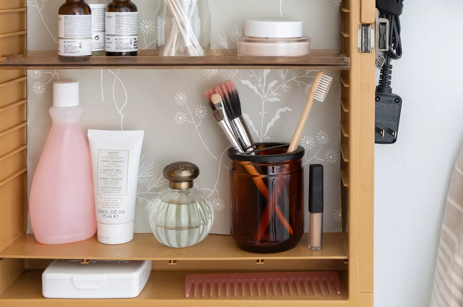 39 Brilliant Home Organization Ideas That Will Transform Every Room Organize Your Makeup Brushes