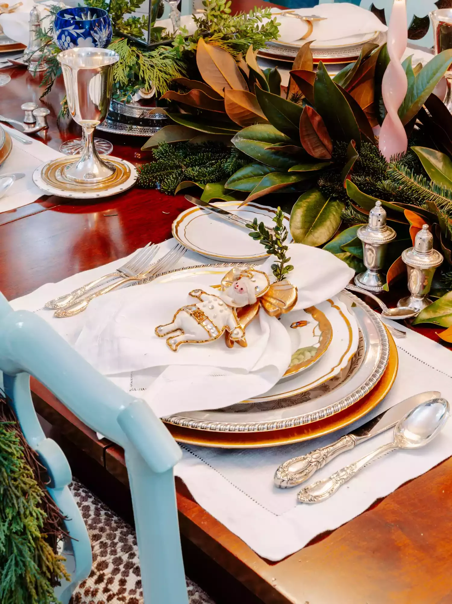 40 Stunning Christmas Table Decor Ideas That Will Make Your Holiday Gatherings Unforgettable 33 Ornament Accents