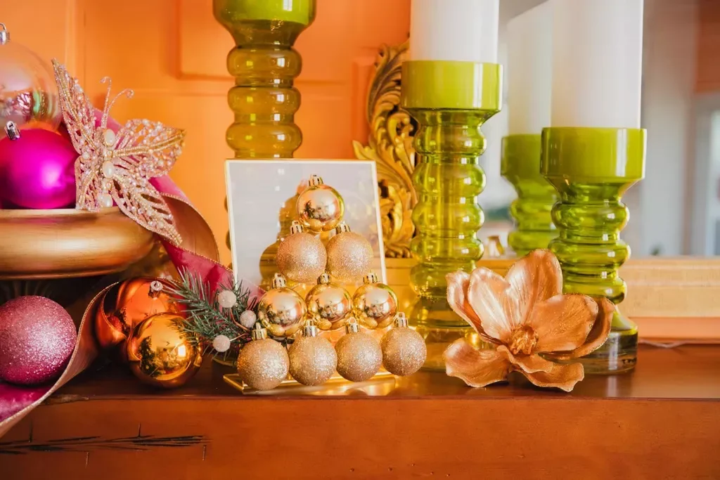 43 DIY Christmas Tree Ideas That Will Wow Your Holiday Guests Ornament Tree Luminary