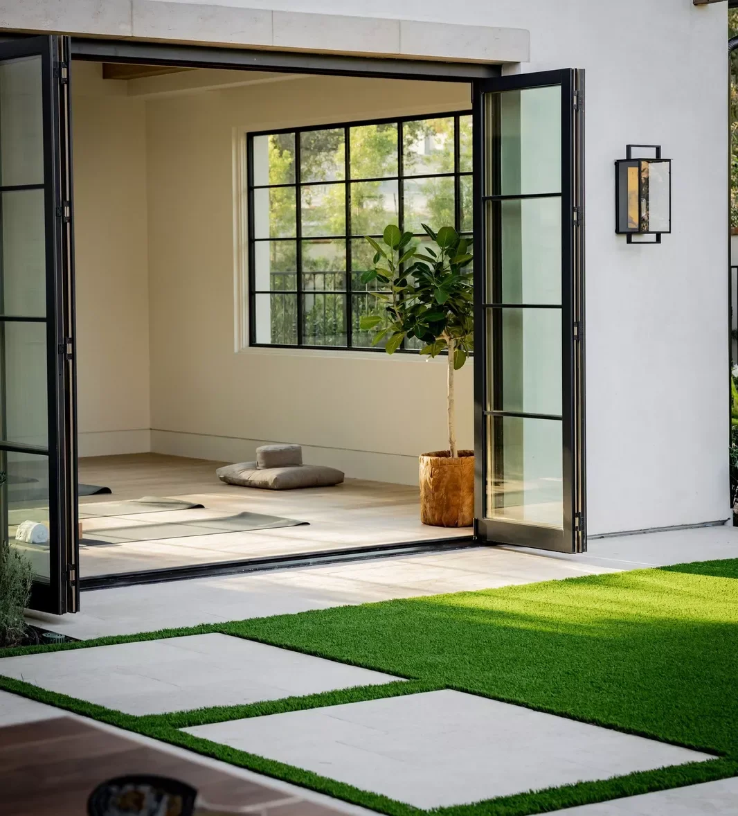 26 Backyard Lighting Ideas That Completely Transform Outdoors Outbuilding Lighting