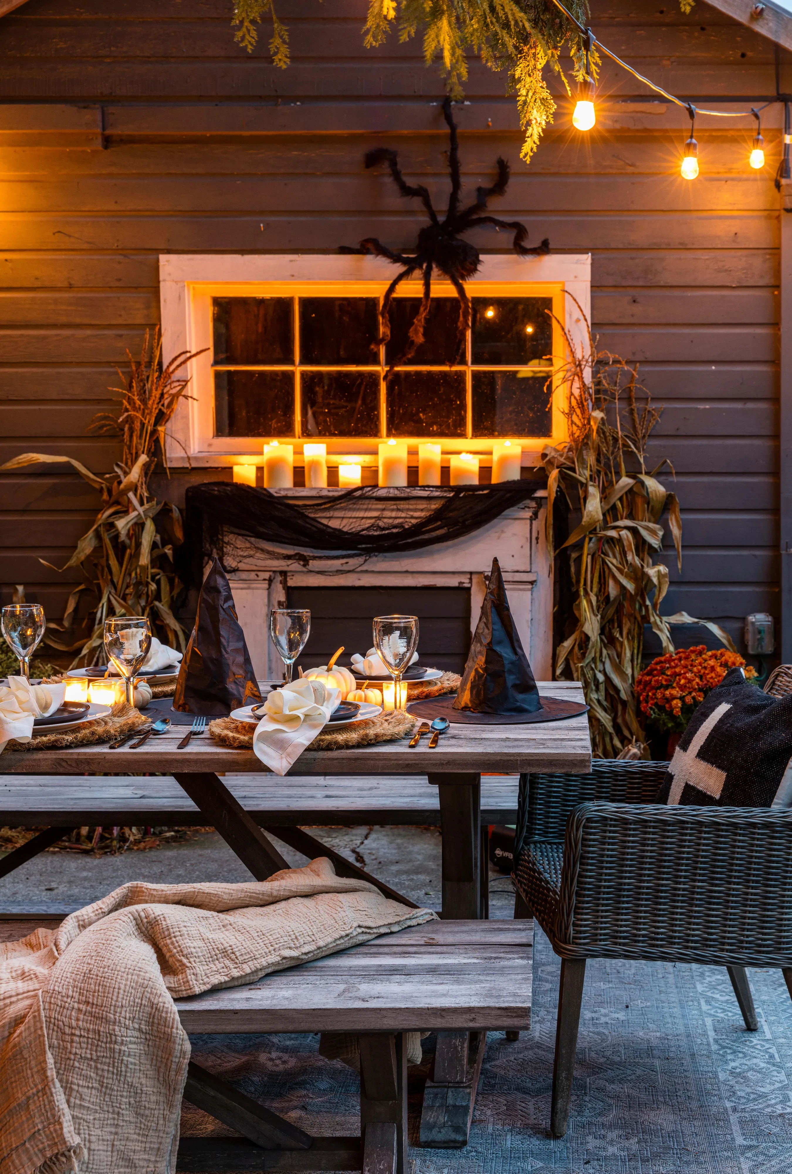 56 Creative DIY Halloween Decorations for Outdoor Spaces 45 Outdoor Halloween Party Decor