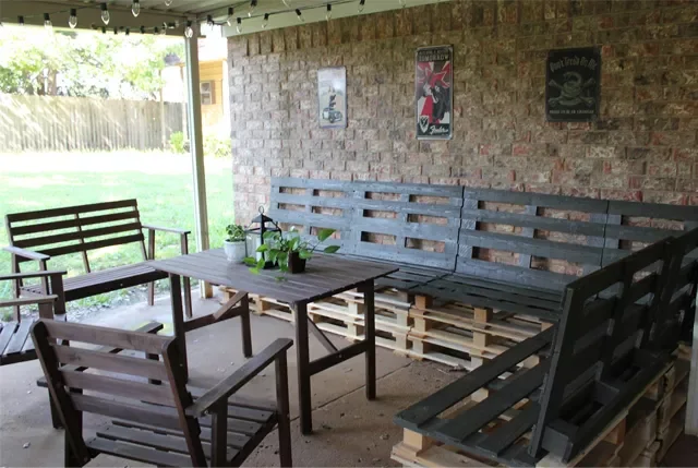60 Creative Wood Pallet Furniture Projects That Won't Break Your Budget Outdoor Pallet Patio Set