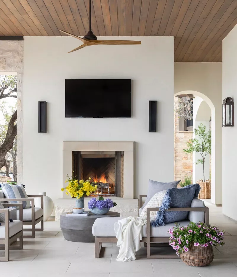 22 Brilliant Outdoor TV Ideas That Transform Your Backyard Into an Entertainment Paradise 10 Outdoor TV Sound System