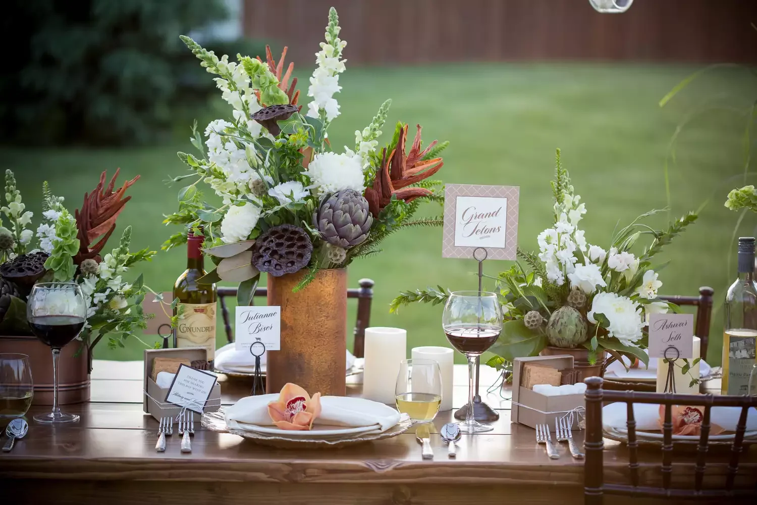 55 Stunning Thanksgiving Décor Ideas to Transform Your Home with Style 5 Outdoor Thanksgiving Table