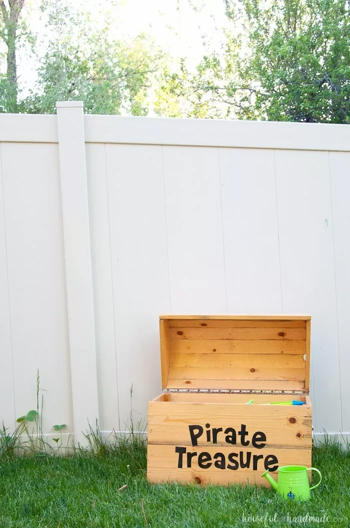 20 Creative DIY Outdoor Storage Solutions for Your Home Outdoor Toy Box