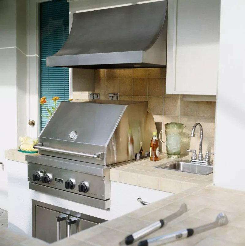 32 Stunning Outdoor Kitchen Ideas Perfect for Entertaining 29 Outdoor Ventilation
