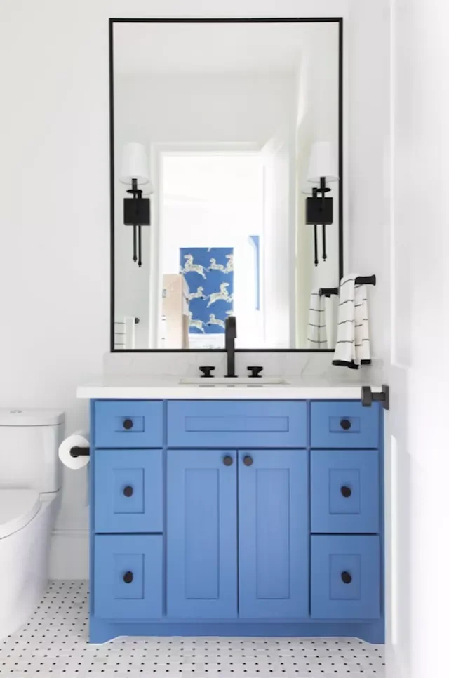 38 Stylish Teen Bathroom Ideas That Balance Fun and Sophistication 3 Oversized Vanity Mirror