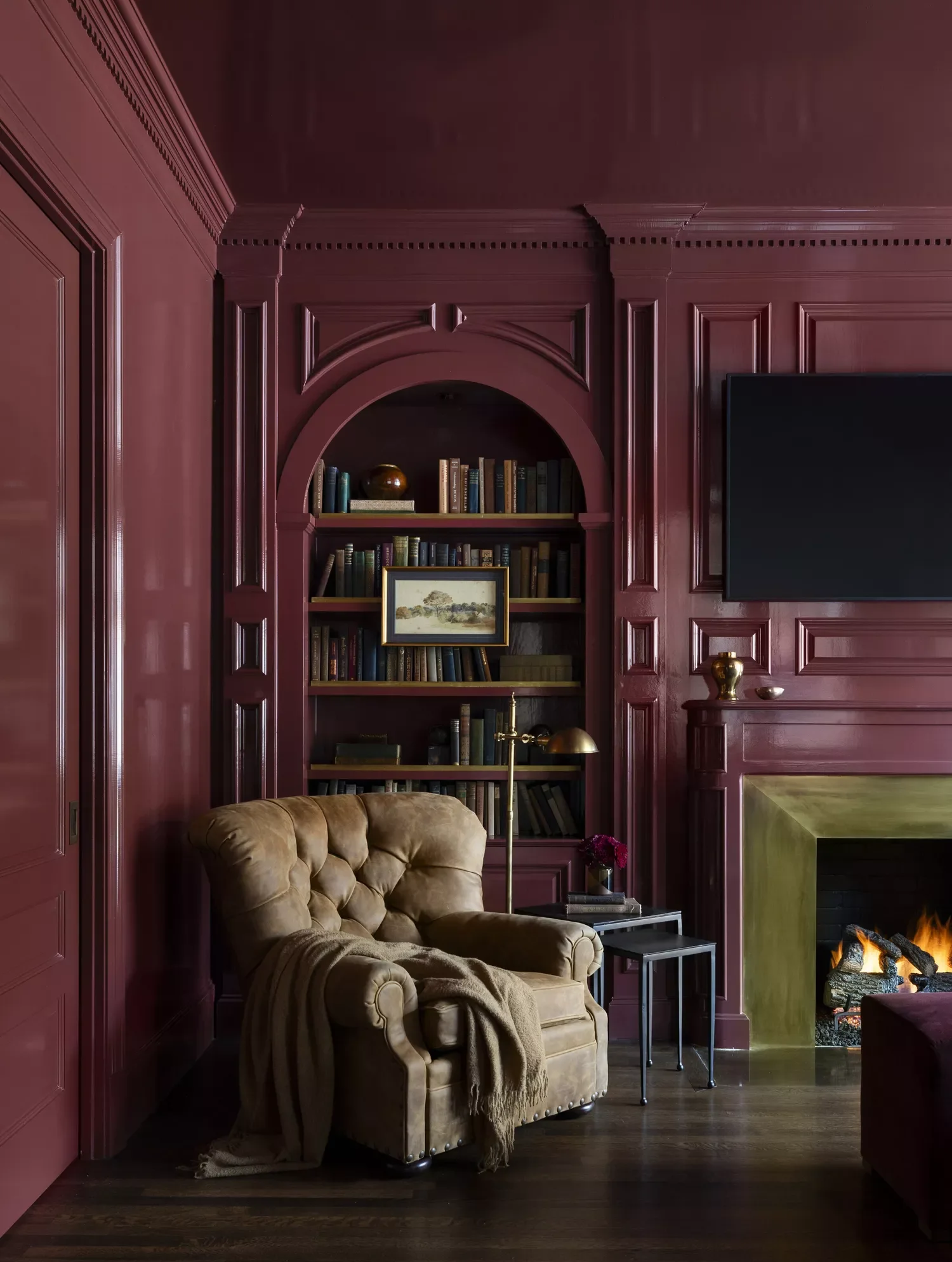92 Living Room Styling Ideas That Will Transform Your Space Paint It High-Gloss Red