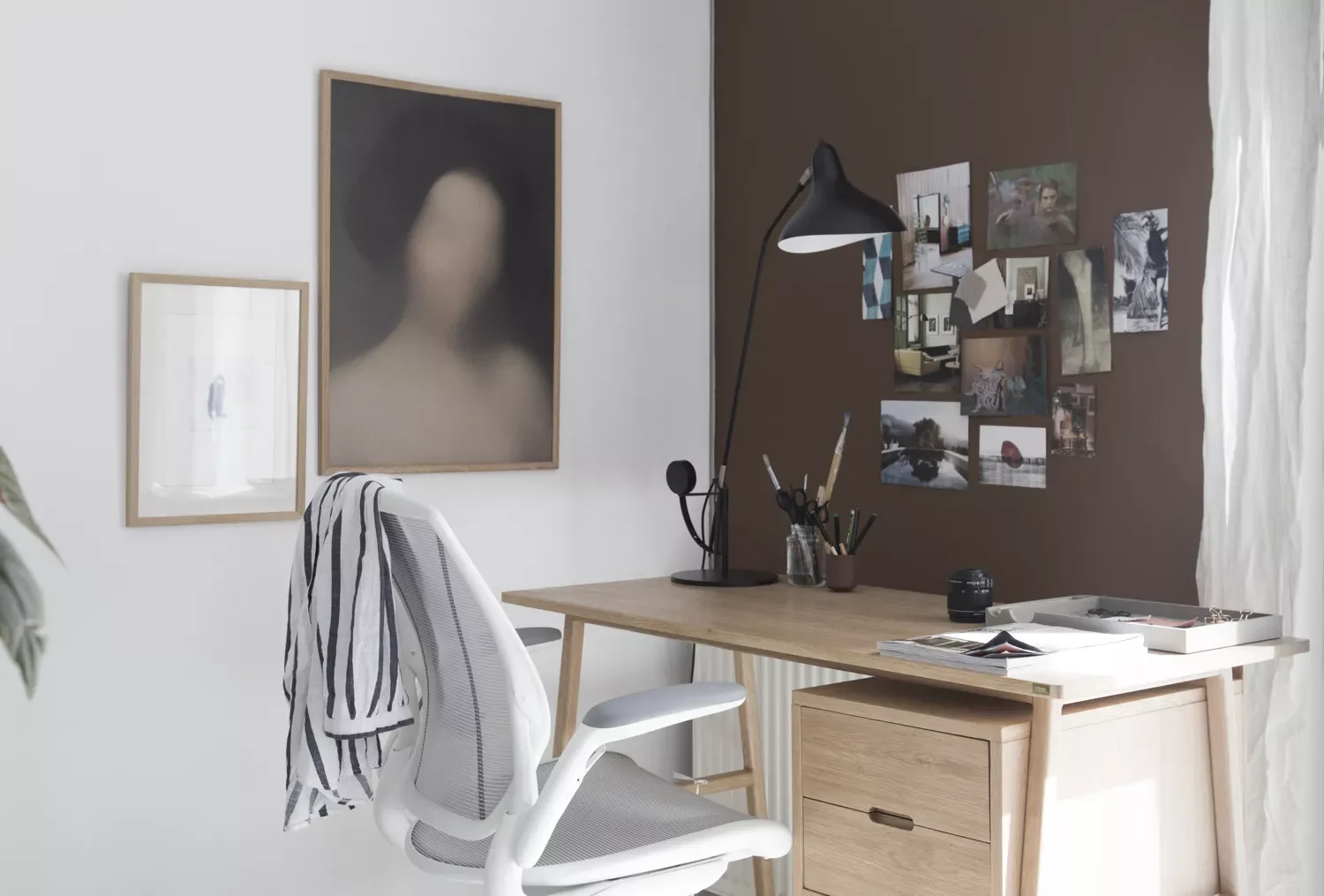 67 Stylish Modern Home Office Ideas That Make Working From Home a Joy Paint Walls Chocolate Brown