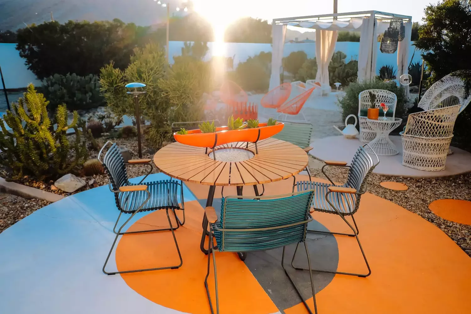 60 Garden Decor Ideas That Transform Your Outdoor Space Paint a Concrete Slab