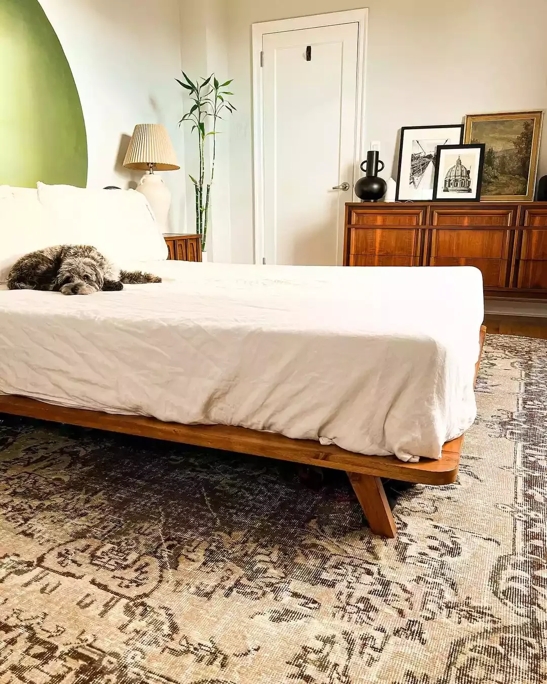 18 Affordable Bedroom Makeover Ideas You Can Start Today 5 Paint an Arch