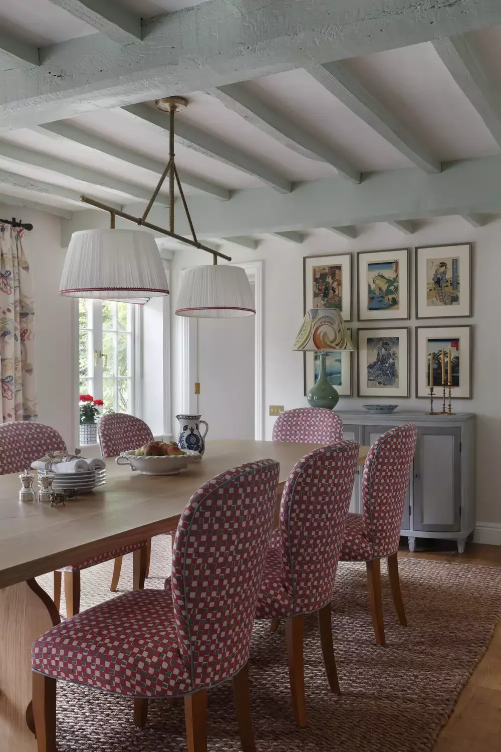 98 Stunning Dining Room Ideas to Transform Your Entertainment Space Paint the Ceiling Beams