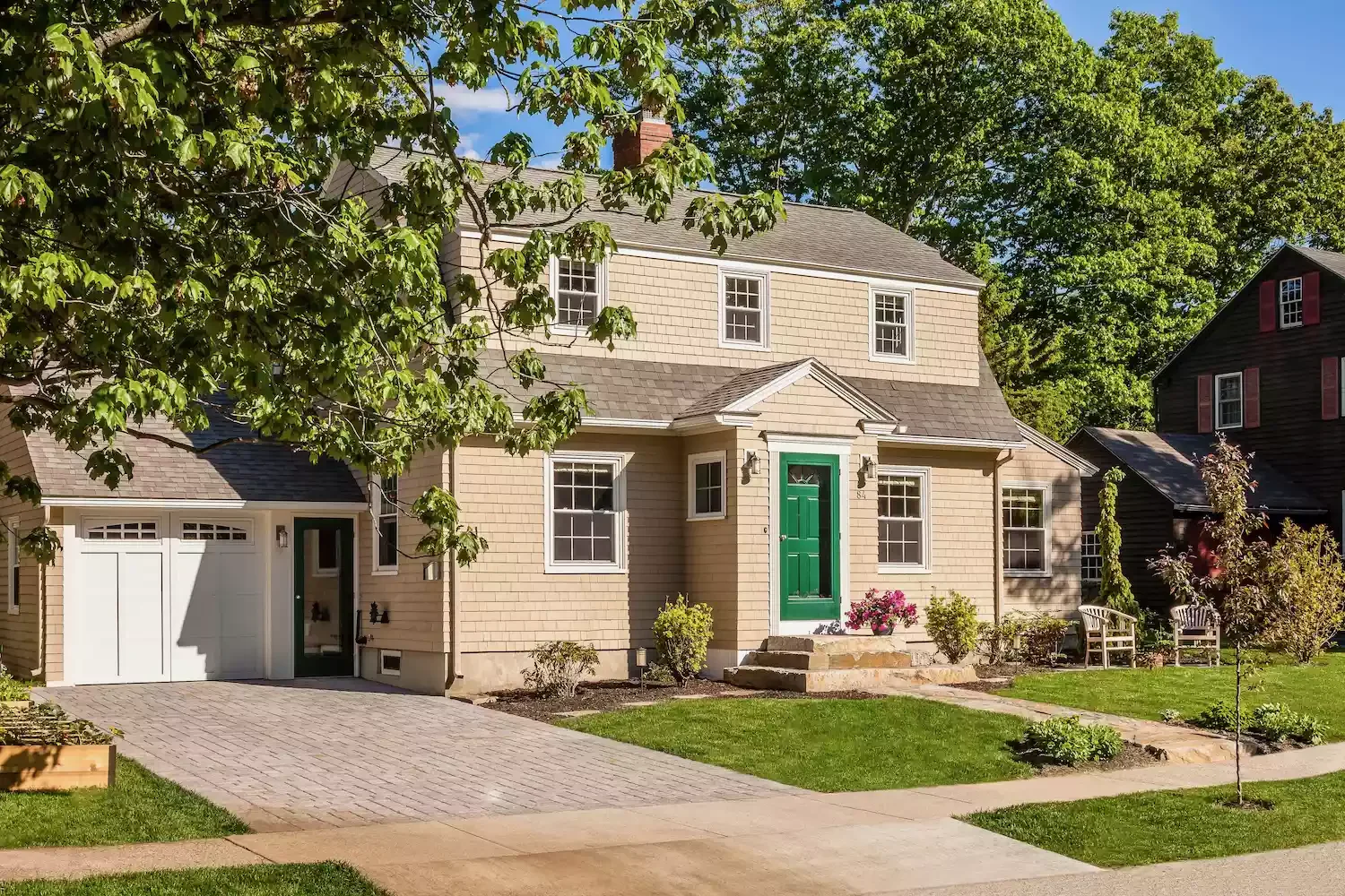 47 Small Front Yard Landscaping Ideas That Will Transform Your Home's Curb Appeal Paint the Front Door Green