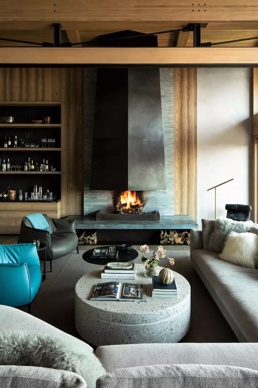 45 Shelf Styling Ideas That'll Transform Your Space Like a Design Pro 35 Paint the Inside Black