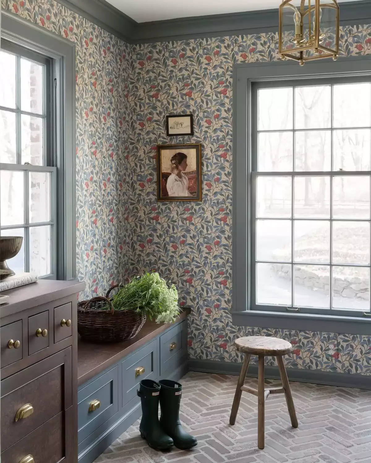 Paint the Trim a Contrasting Color