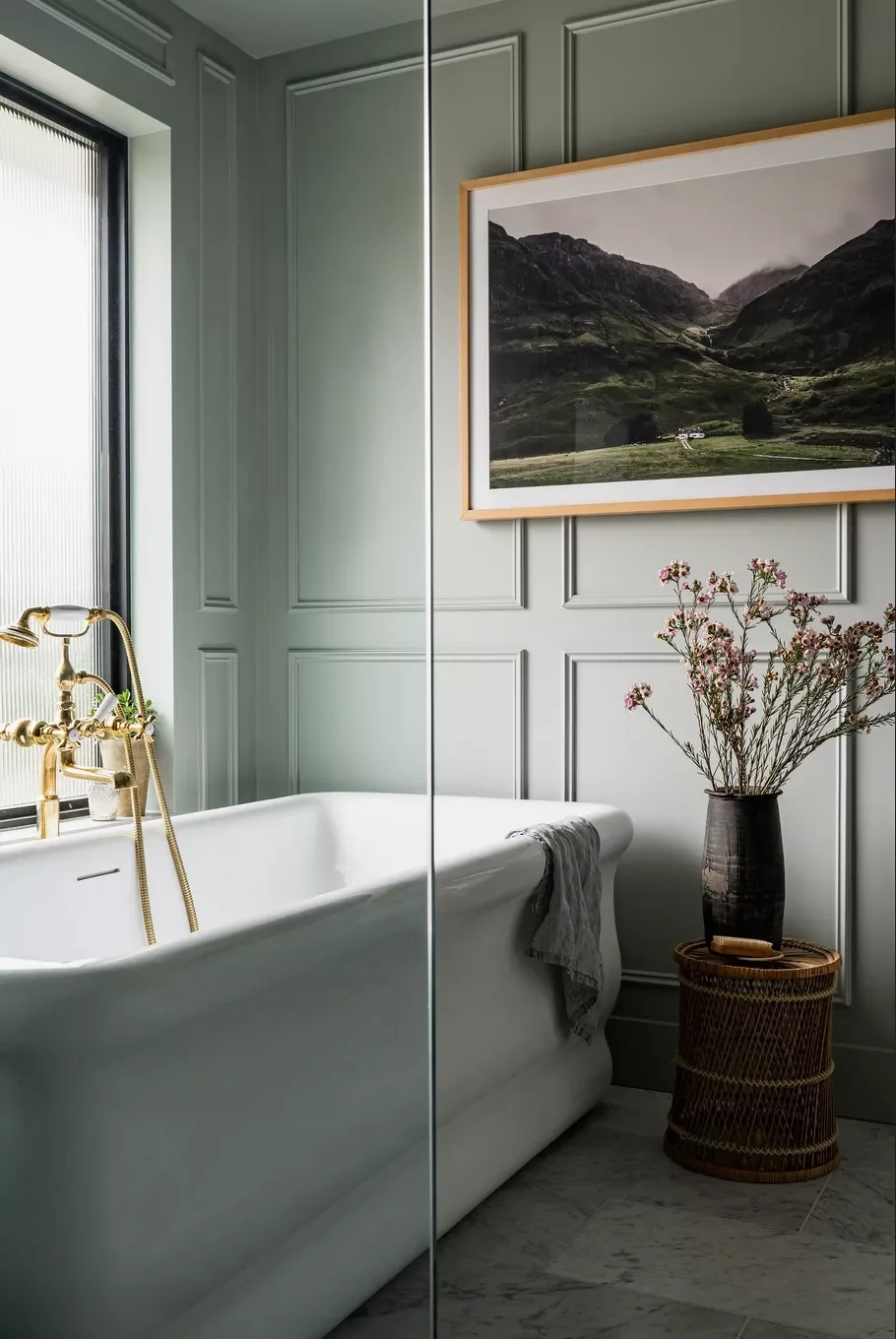 30 Stunning Green Bathroom Ideas That Bring Natural Tranquility to Your Space 24 Painted Green Wall Trim