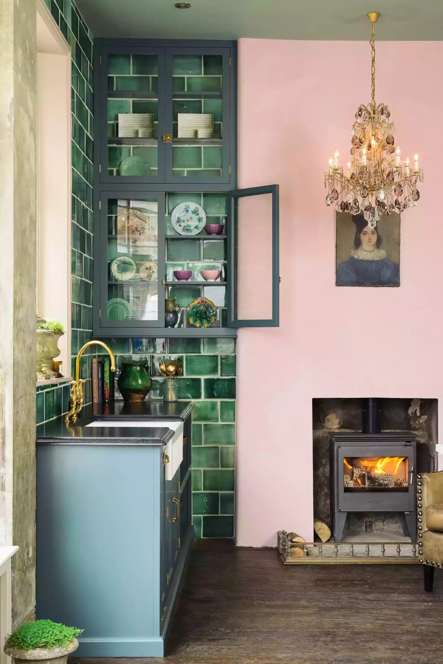 19 Stunning Fireplace Accent Wall Ideas That Will Transform Your Living Space 9 Painted Stucco